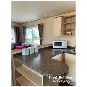 Comfortable 3-Bed Caravan - Combe Haven